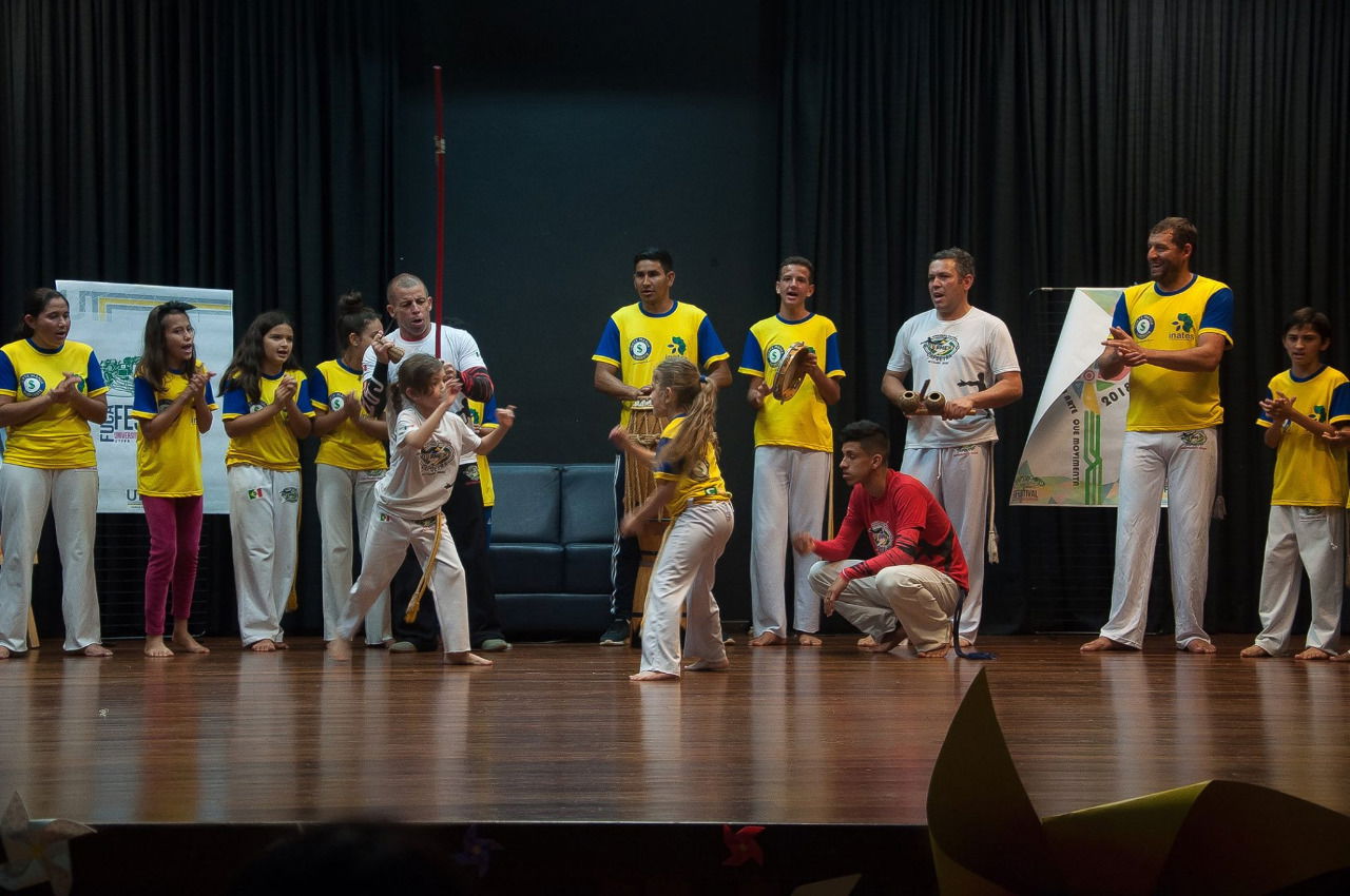 CAPOEIRA