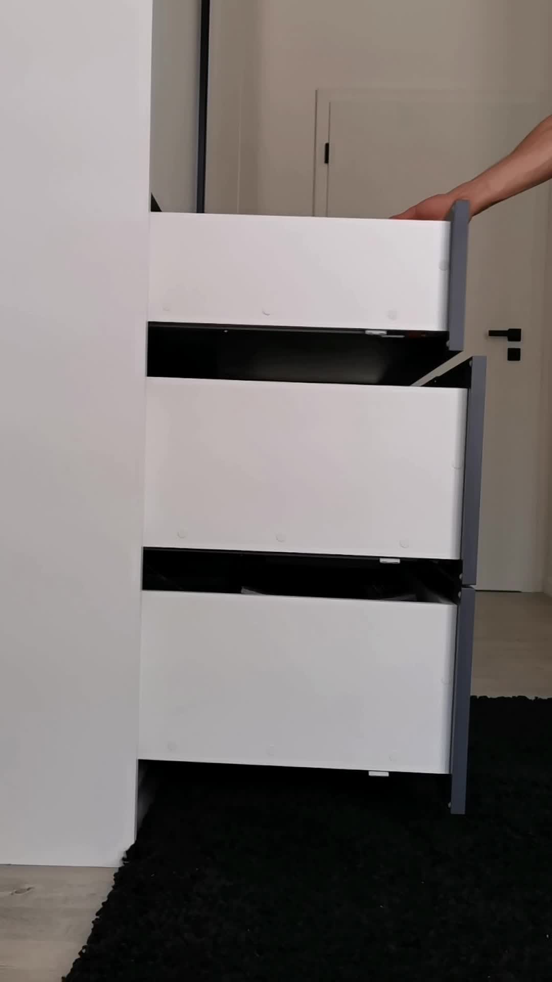 Vestavěná skříň