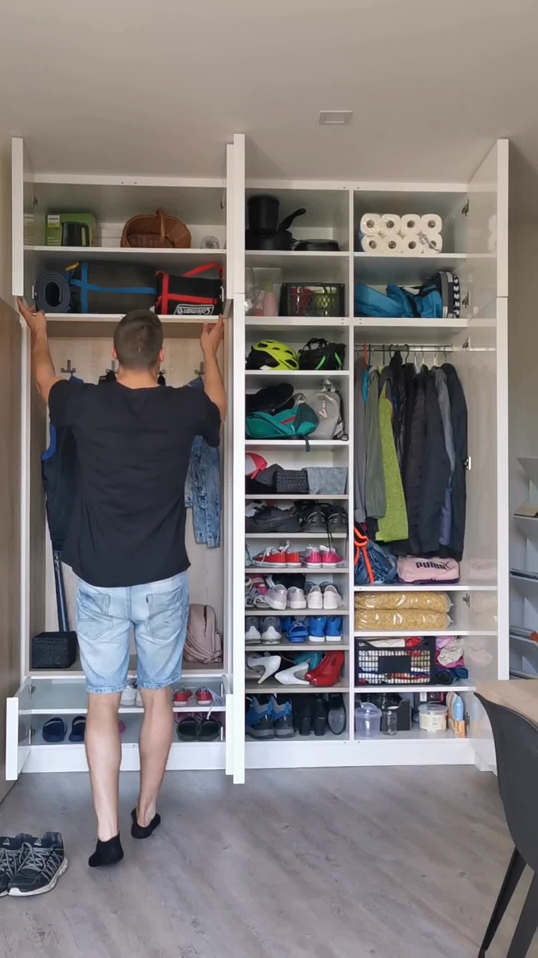 Předsíň v lesku s nikou