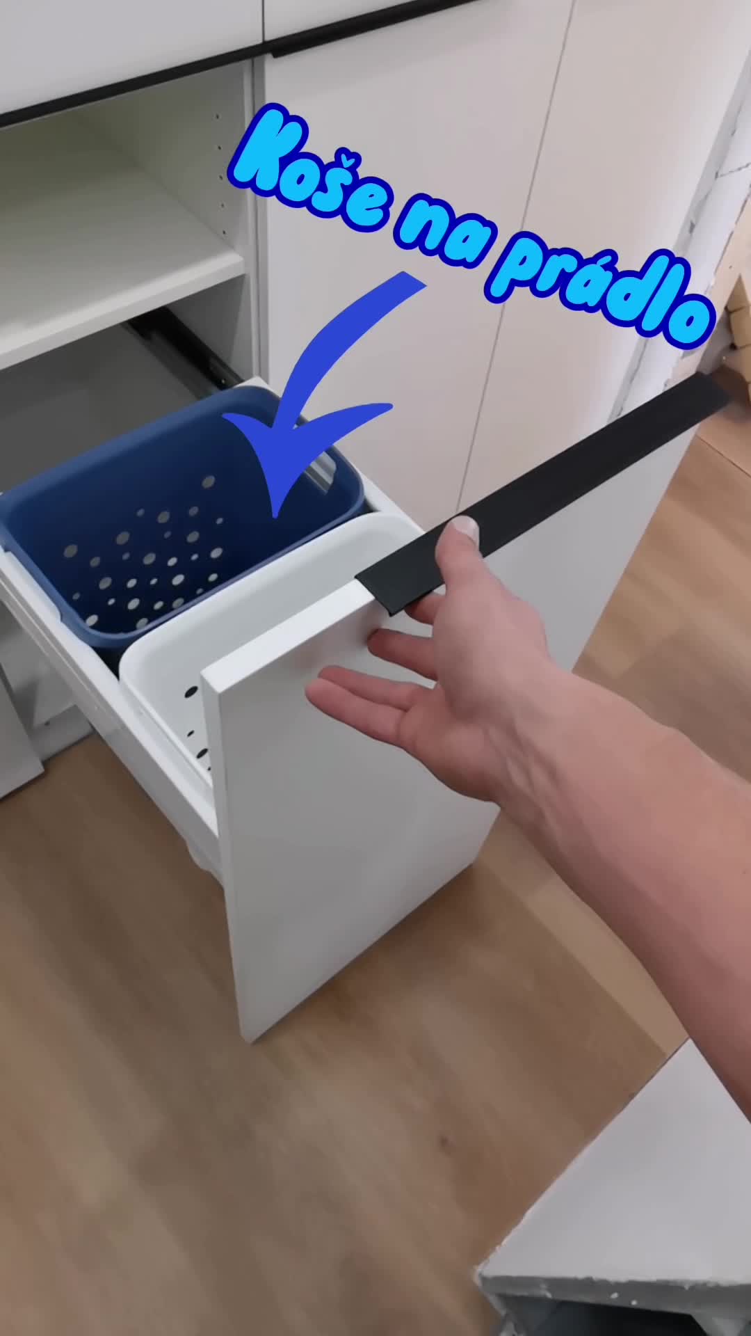 Vestavěná skříň s nikou