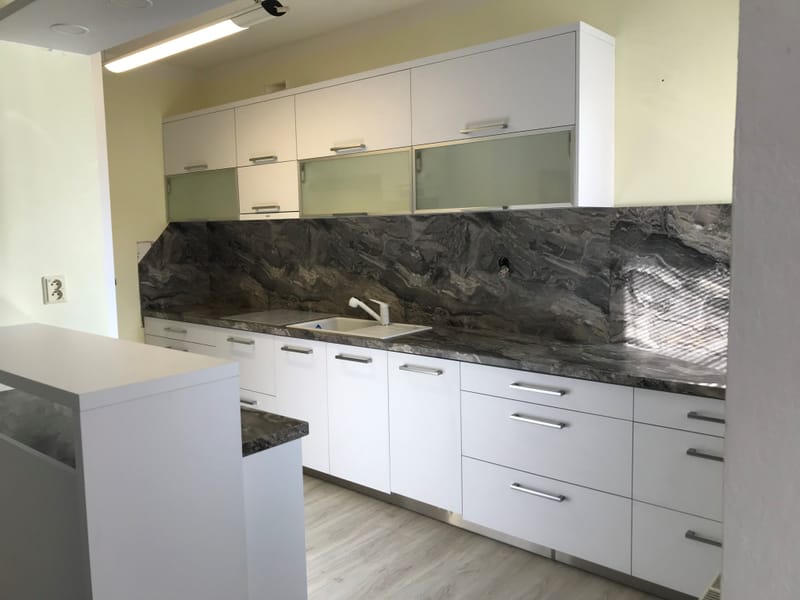 Kuchyňská linka s ostrůvkem