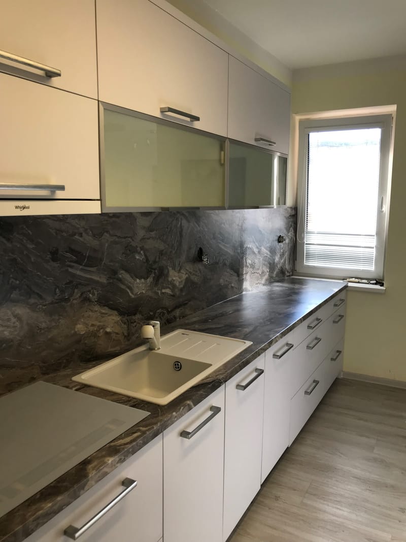 Kuchyňská linka s ostrůvkem