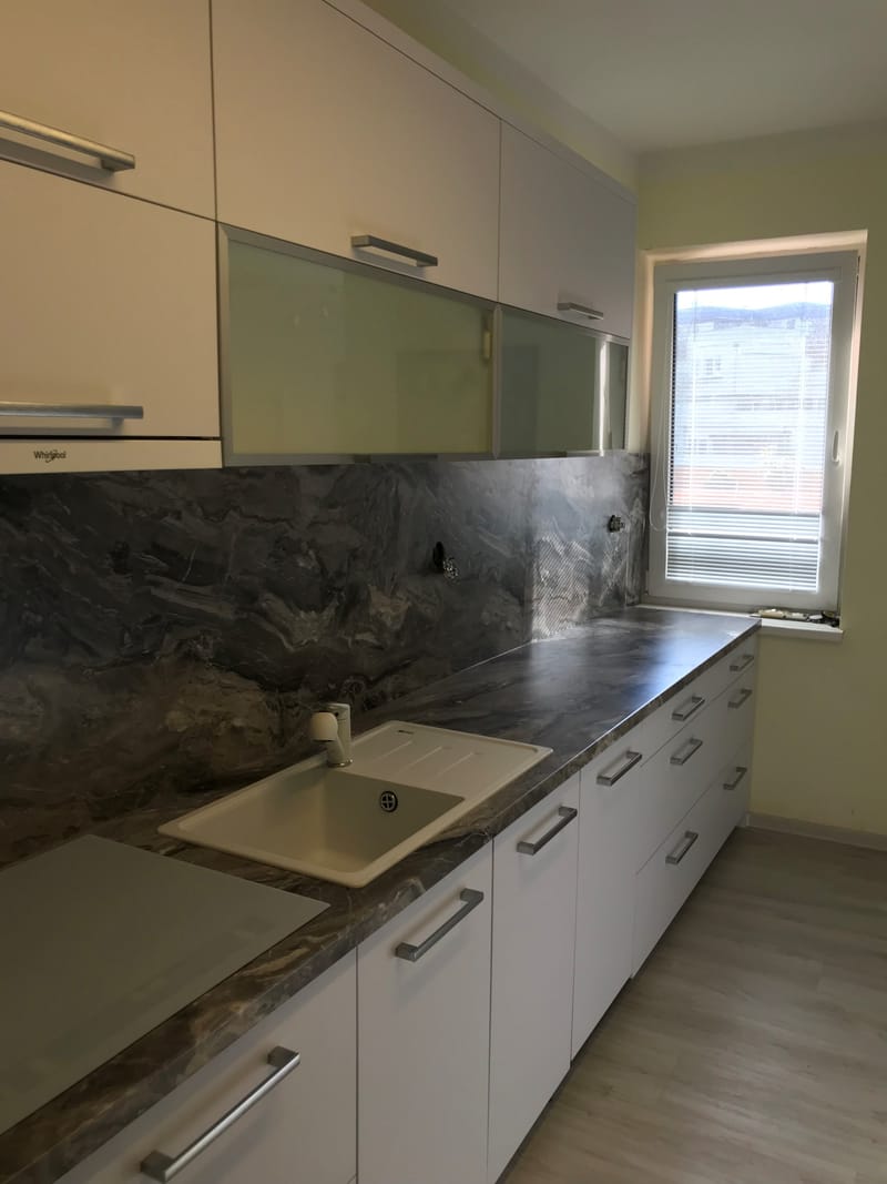 Kuchyňská linka s ostrůvkem