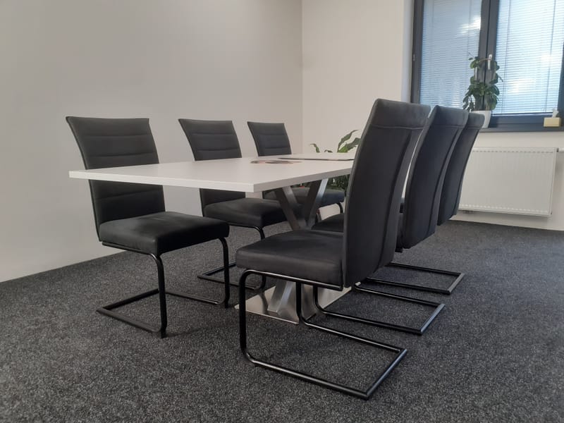 Kancelářské stoly