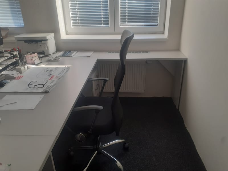 Kancelářské stoly