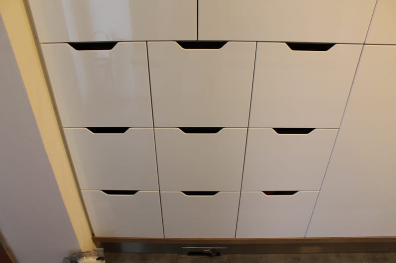 Předsíň v  lesklé fólii