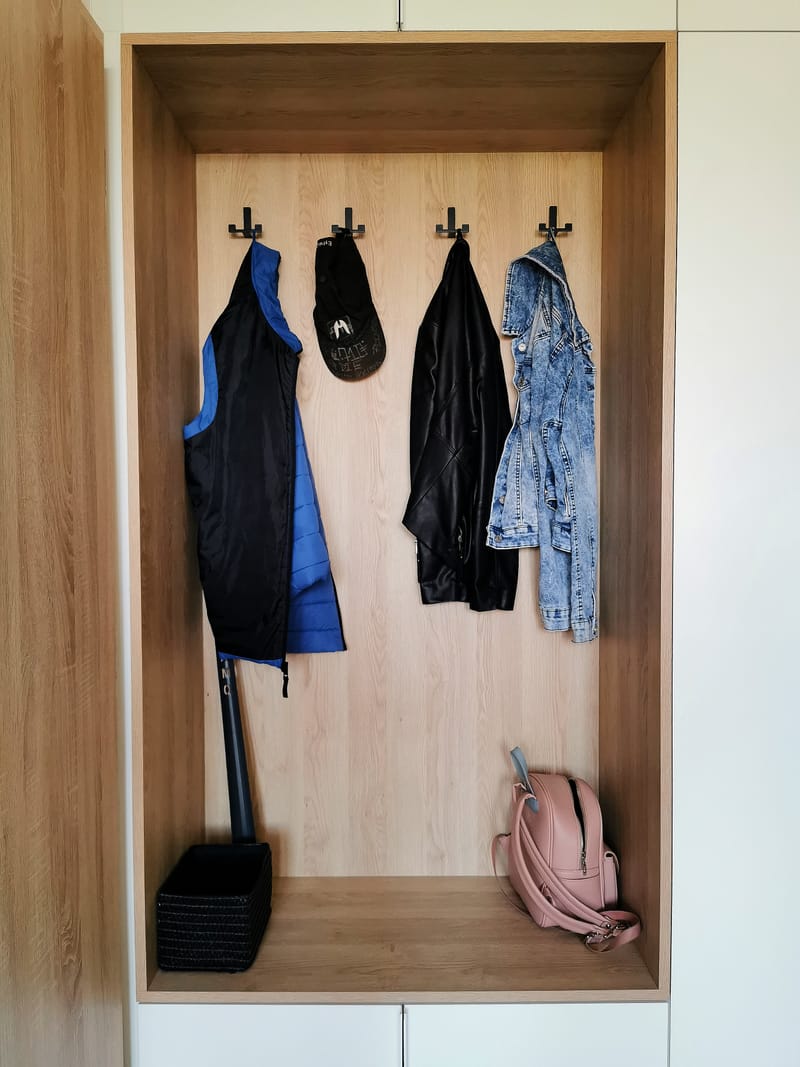 Předsíň v lesku s nikou