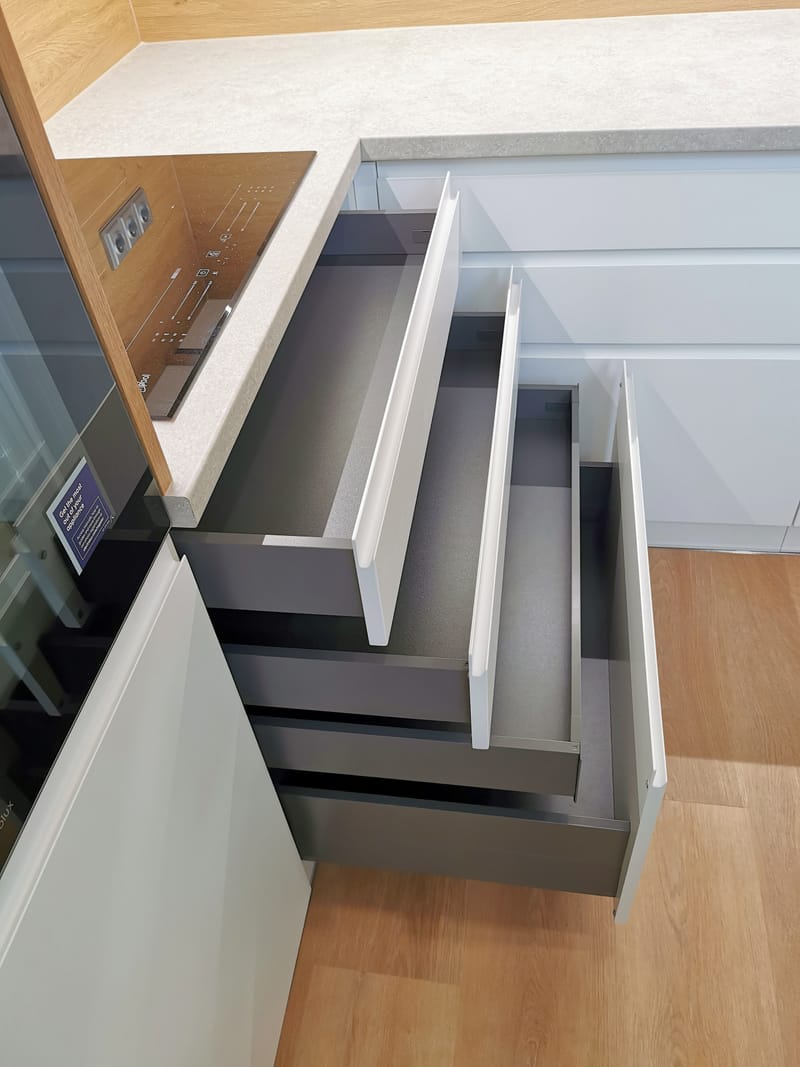 Kuchyně dub s bílou