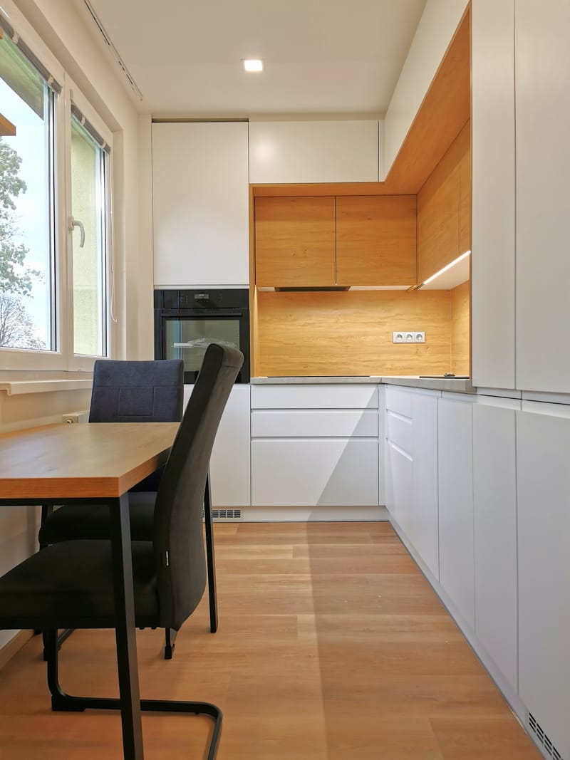 Kuchyně dub s bílou