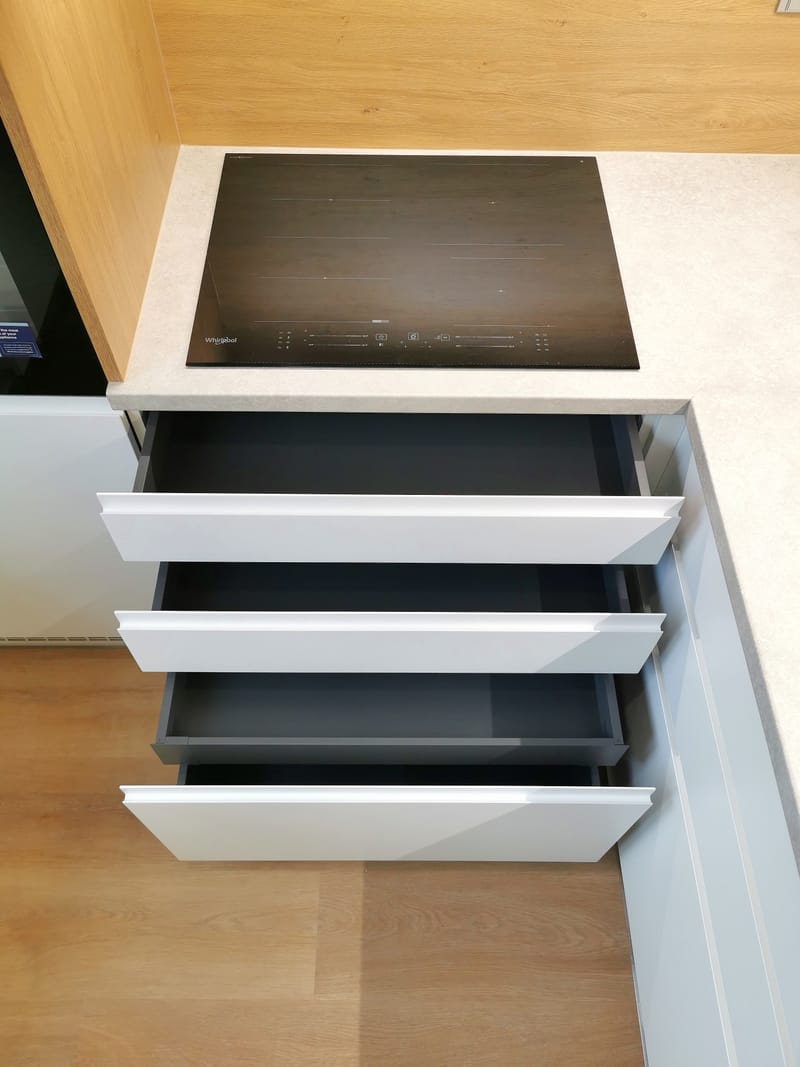 Kuchyně dub s bílou