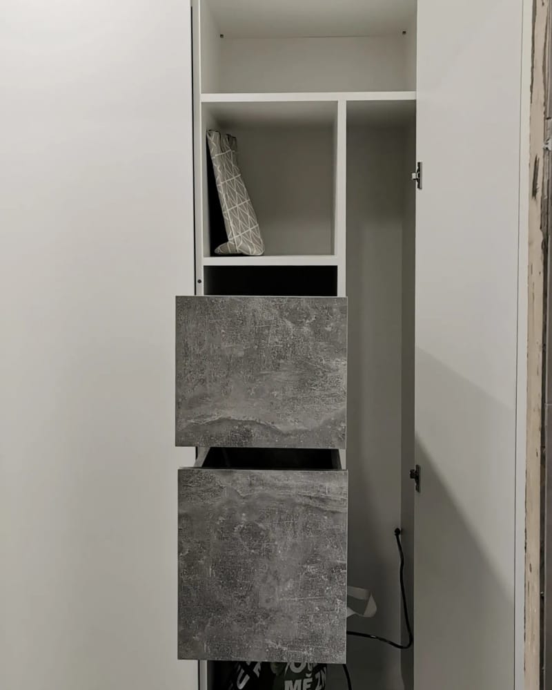 Vestavěná skříň s nikou a botníkem 