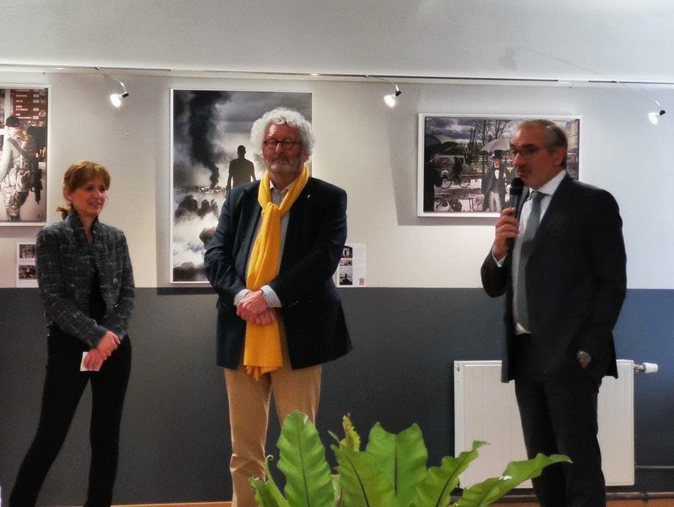 The mayor and the deputy Mayor at the opening of the exhibition, March 2023