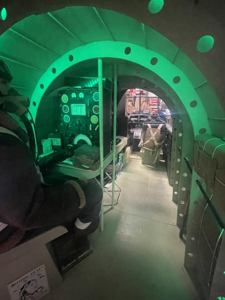 LISTEN - AIR RAID SIREN!