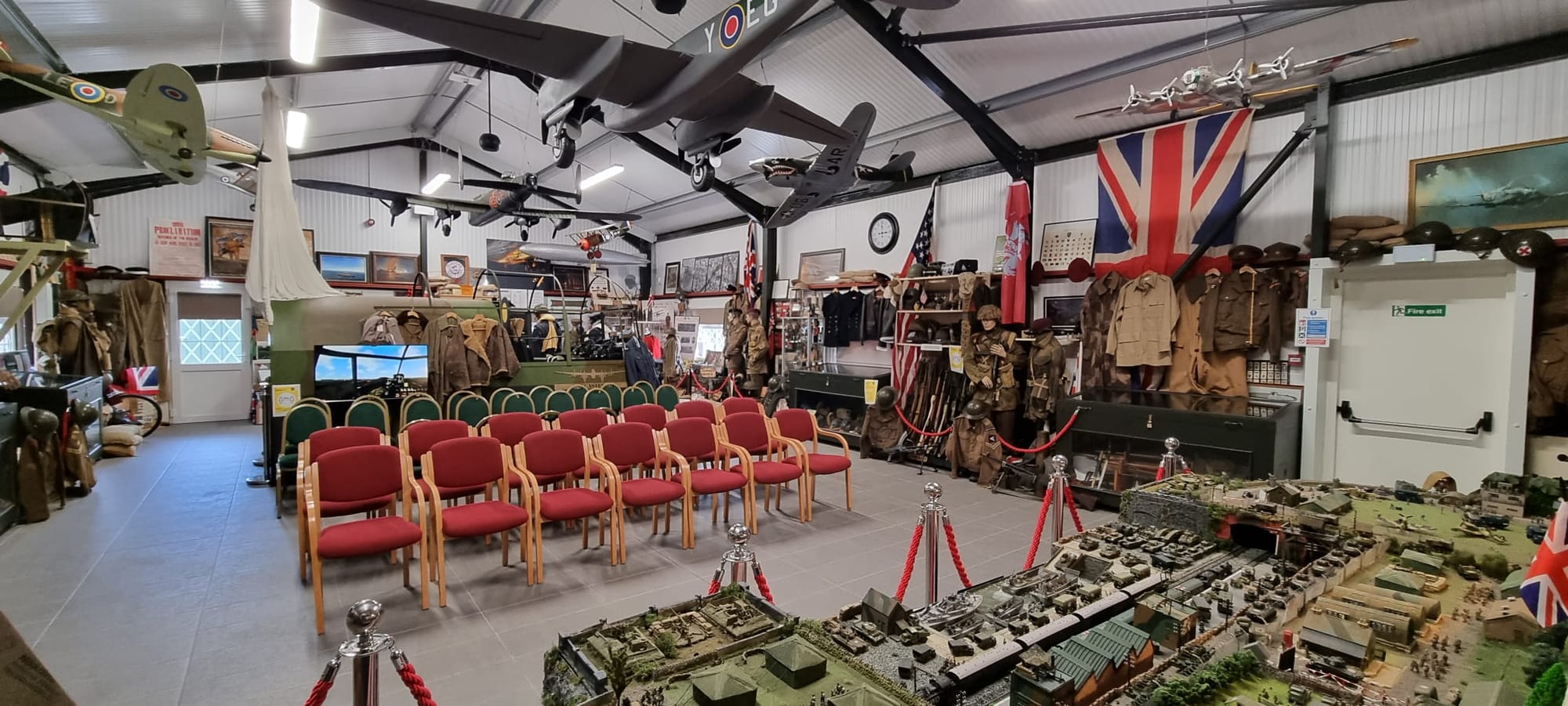 LISTEN - AIR RAID SIREN!