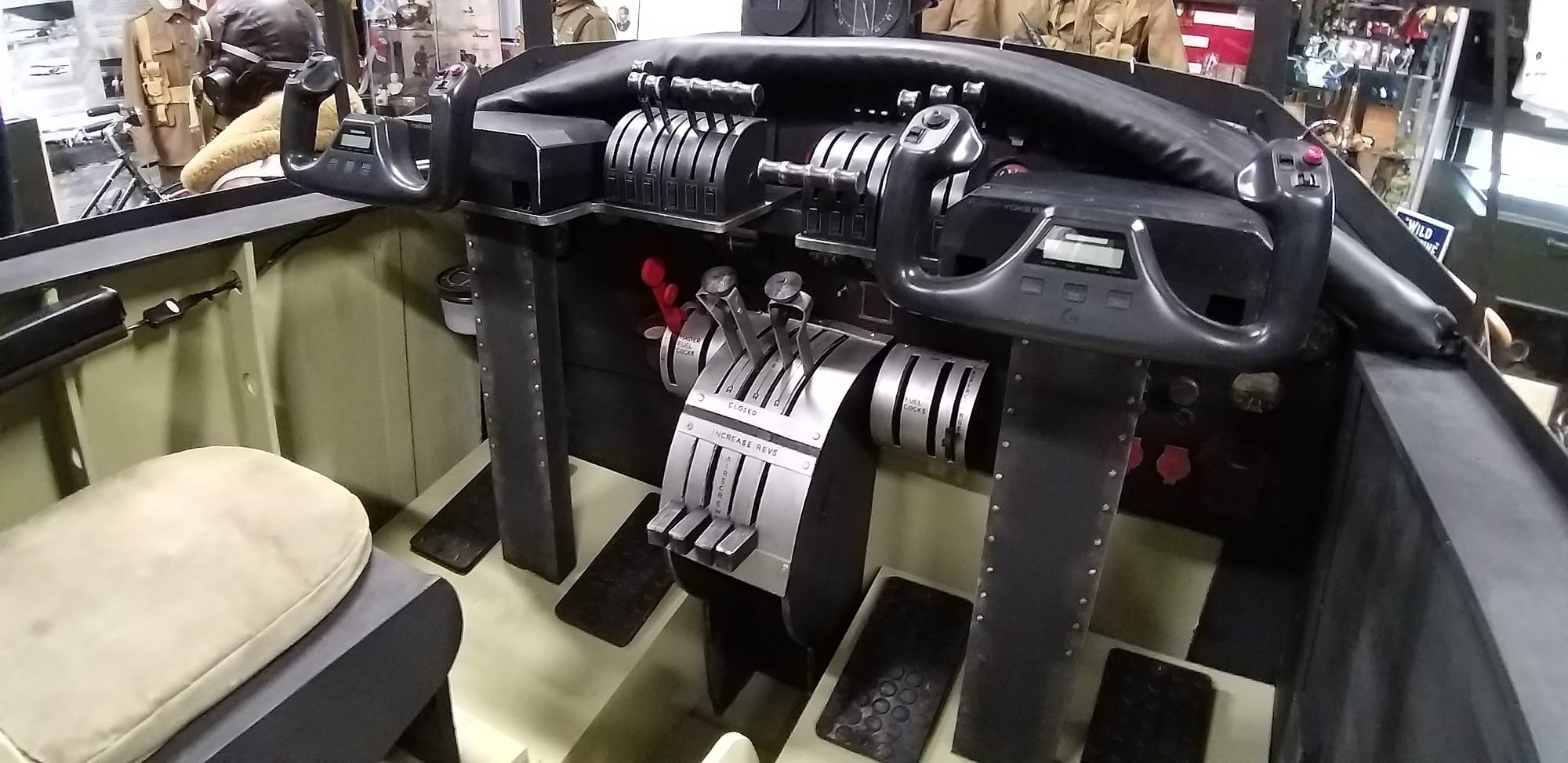 LISTEN - AIR RAID SIREN!