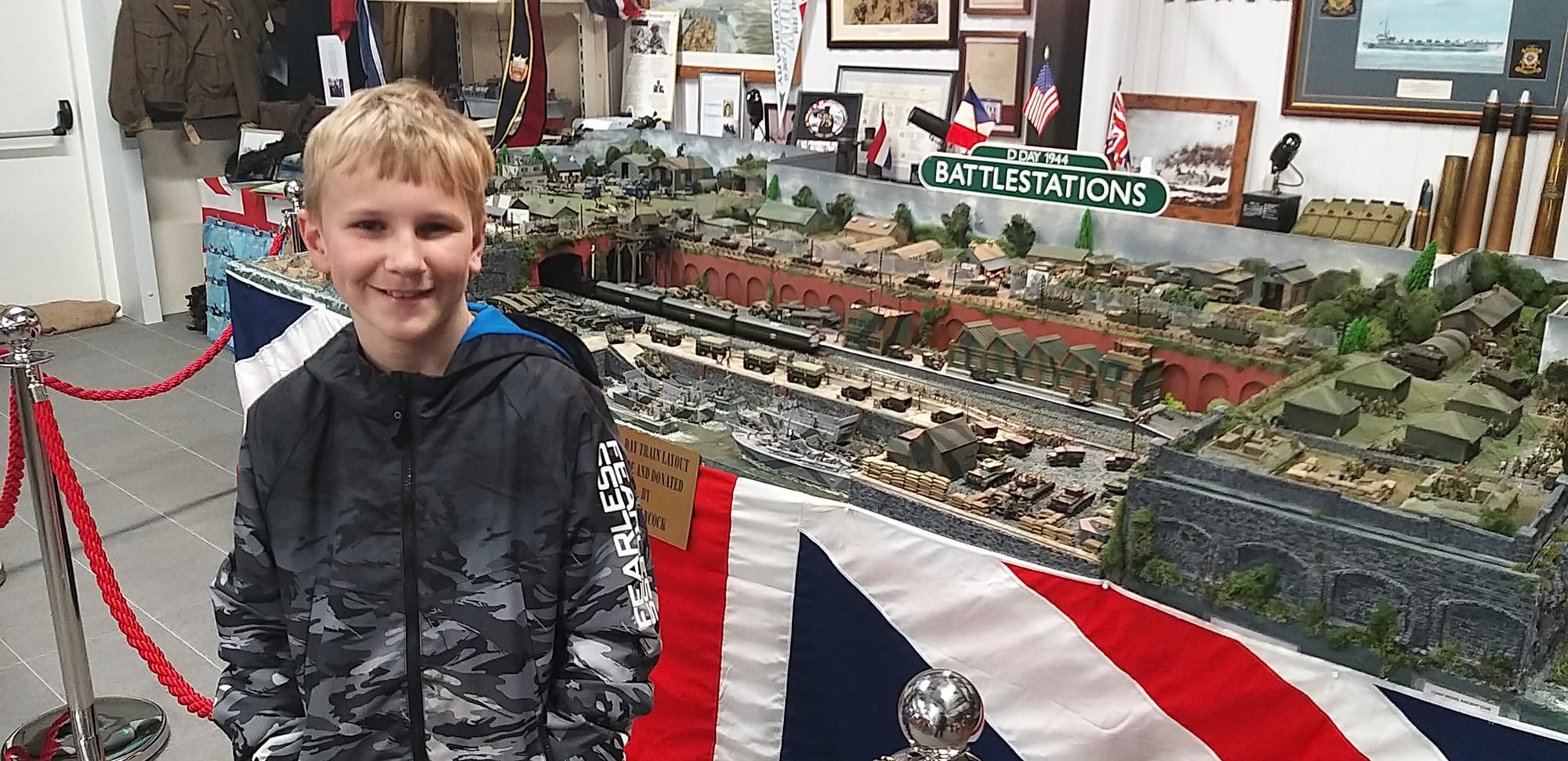 LISTEN - AIR RAID SIREN!