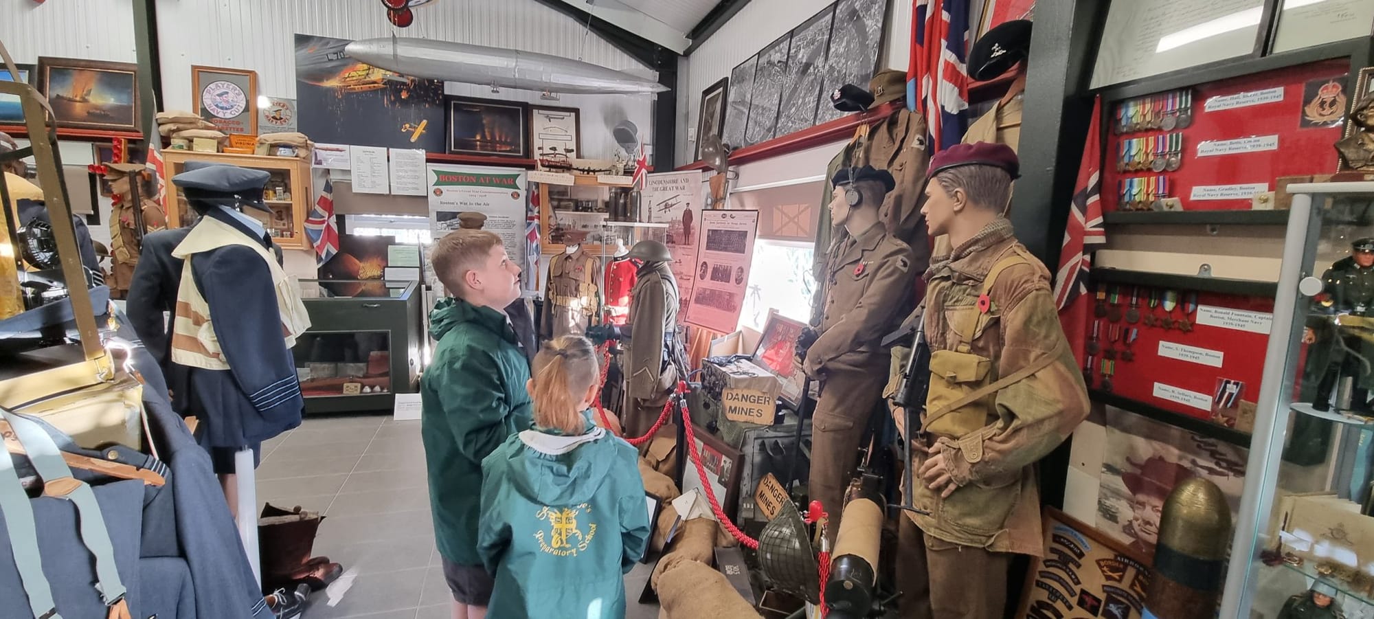 LISTEN - AIR RAID SIREN!