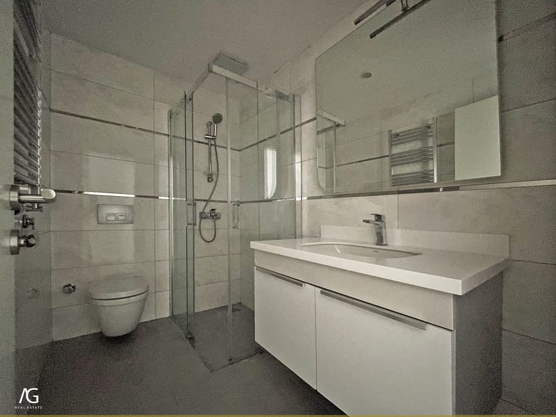 -- تم التأجير --