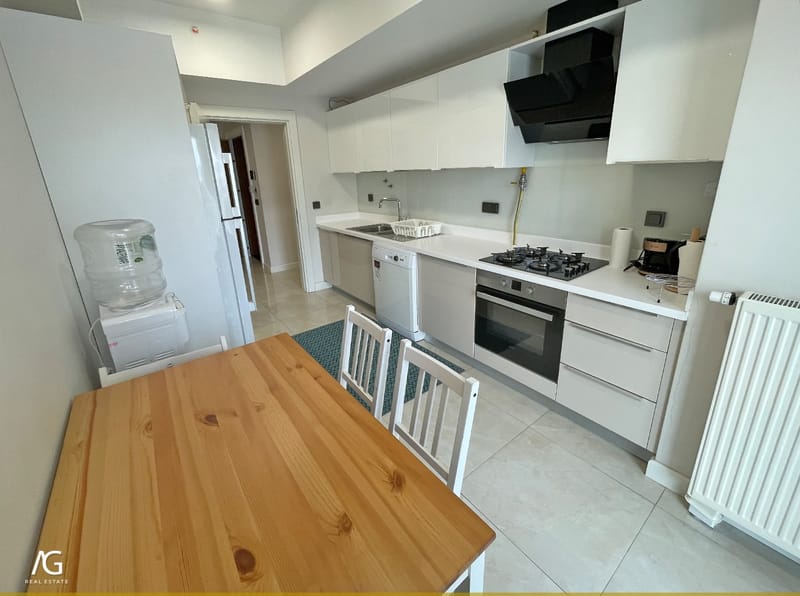 --تم التأجير--