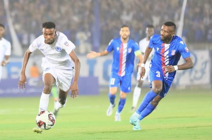 الهلال يكسب المنامة بثلاثية