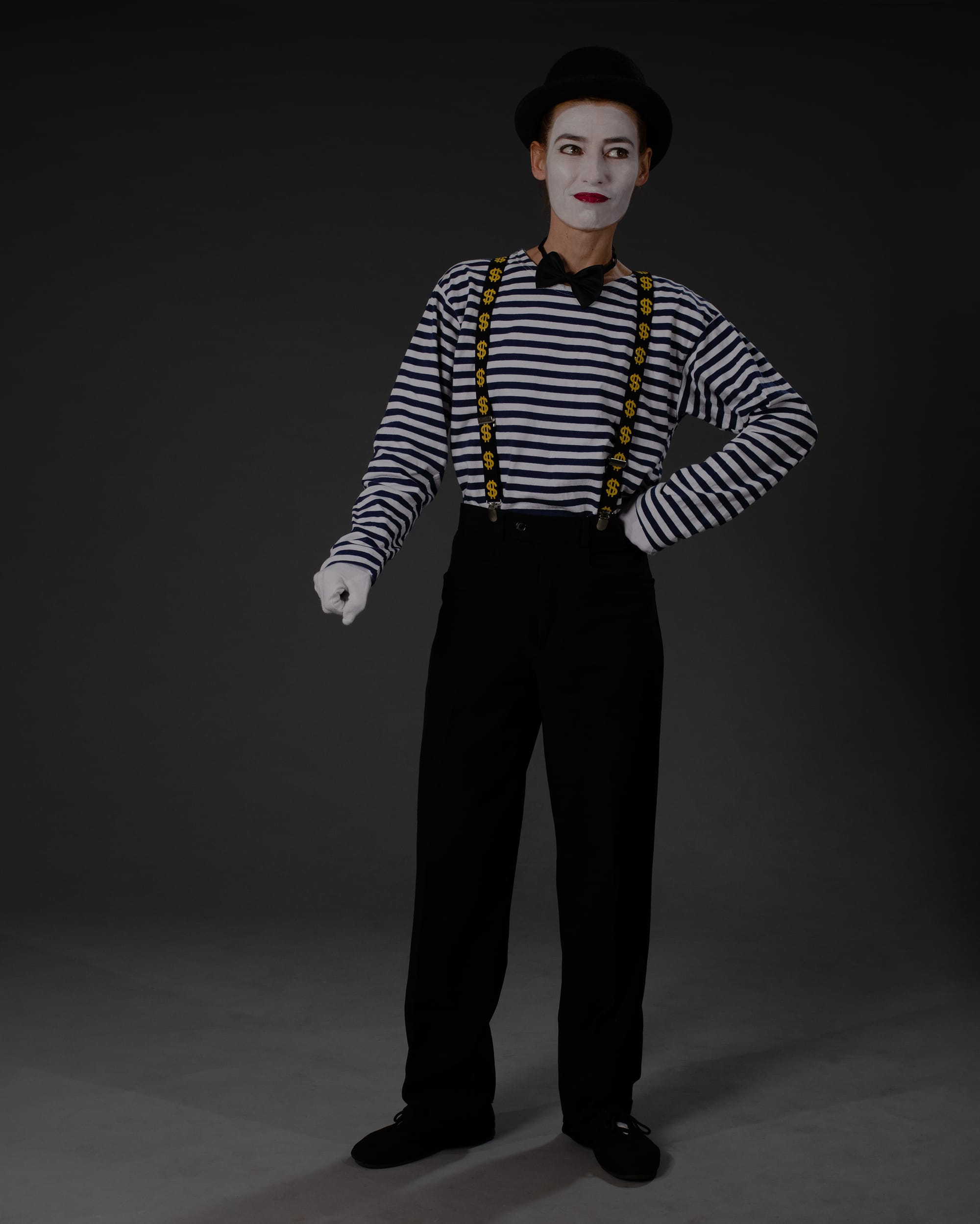 דמות שטח אינטראקטיבית \ פסל חי