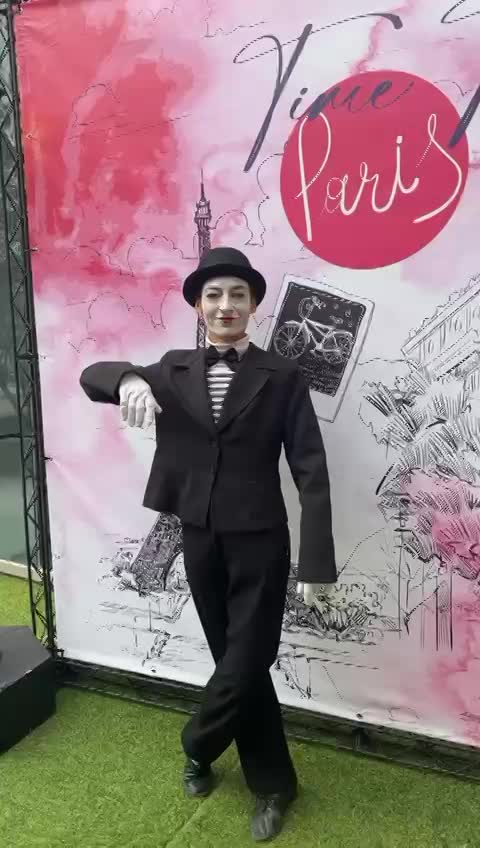 דמות שטח אינטראקטיבית \ פסל חי