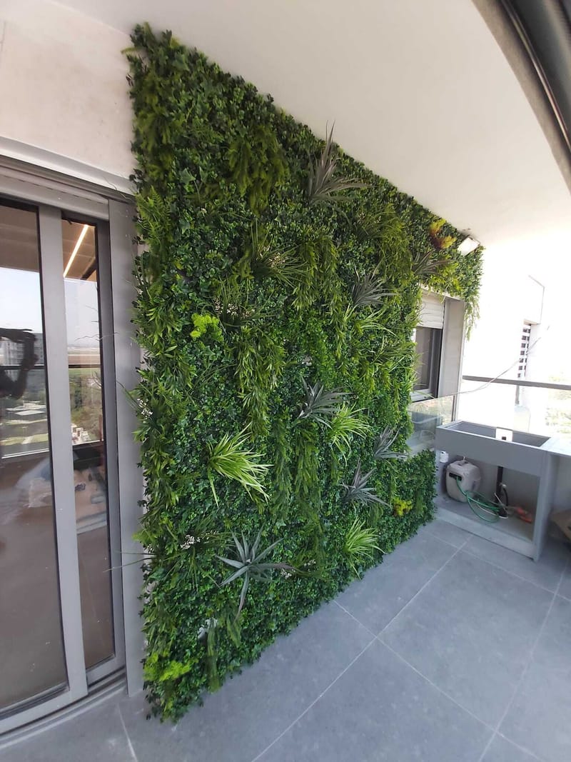 קירות ירוקים