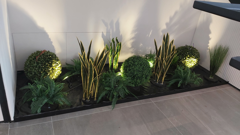 גינה פרטית ומיוחדת בתוך הבית