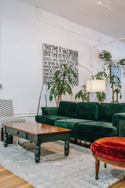 Lampes de chevet à pince : l'atout parfait pour vos soirées lecture