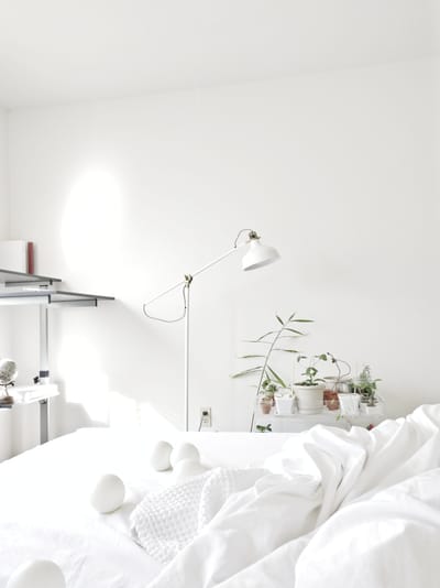 Lampe de chevet : un éclairage essentiel dans votre chambre