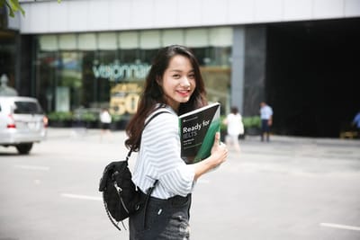 Đại học là gì? Các lợi ích của việc học đại học