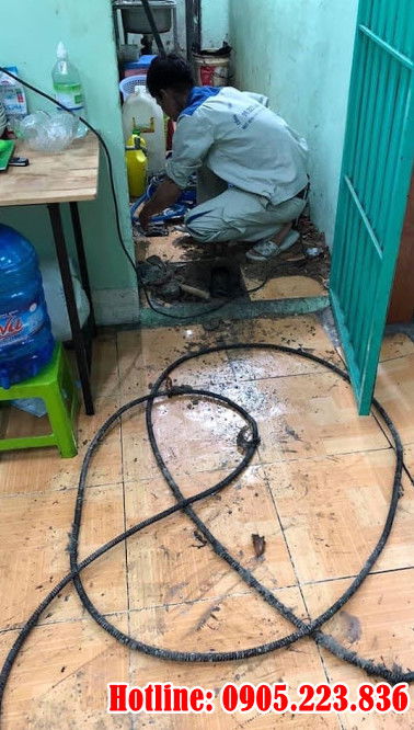 Thông tắc cống bằng rắn thông cống