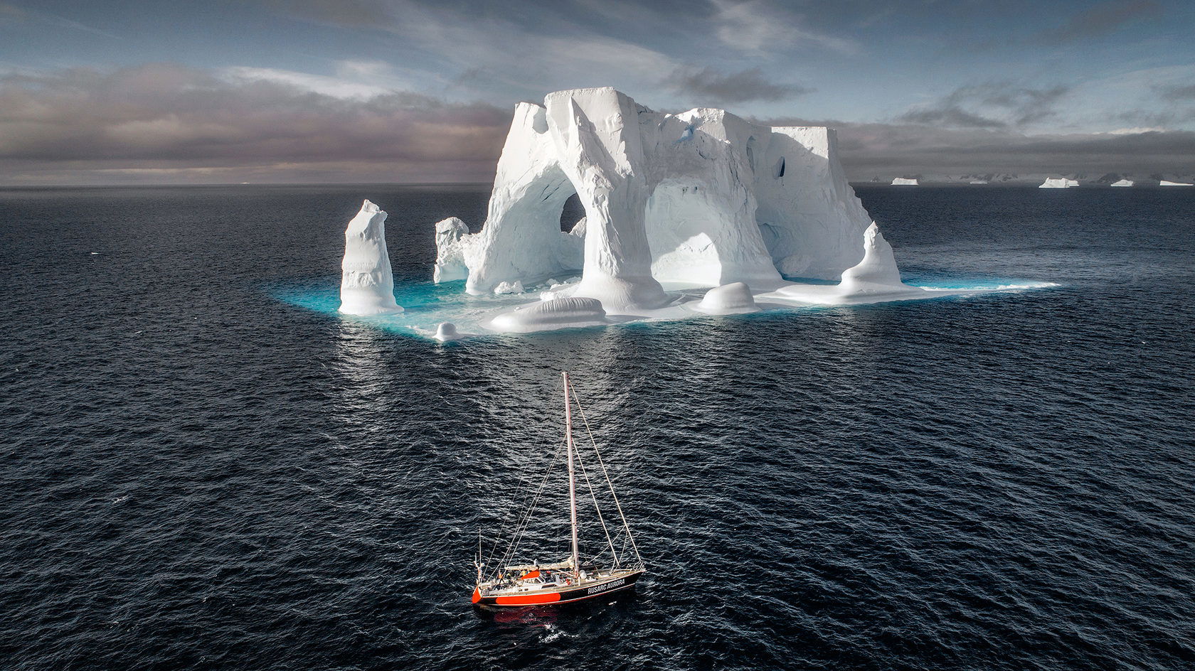 Cruzando el océano de polo a polo 