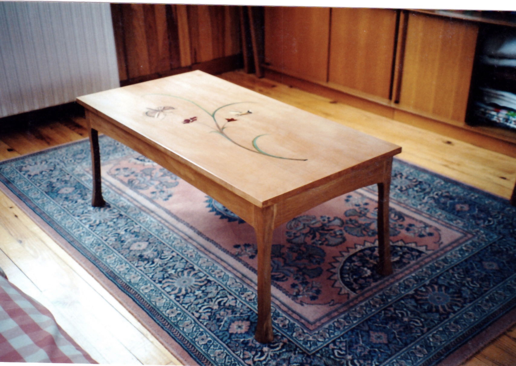 ### Table basse marquetée