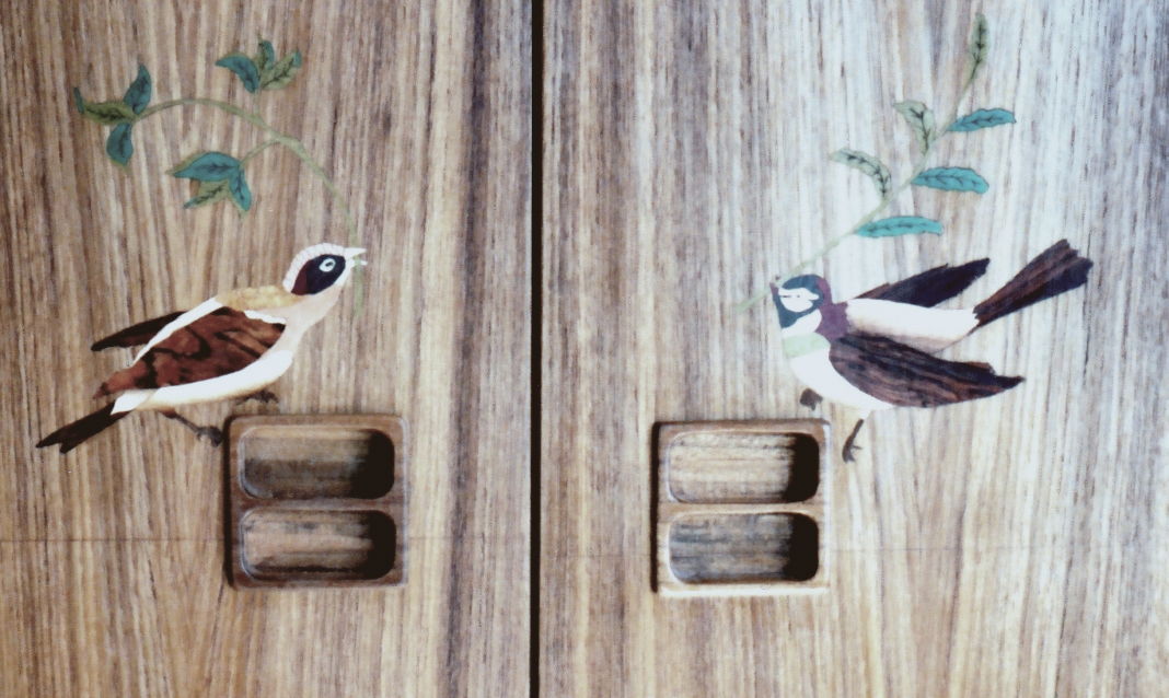 ### Oiseaux perchés sur les poignées