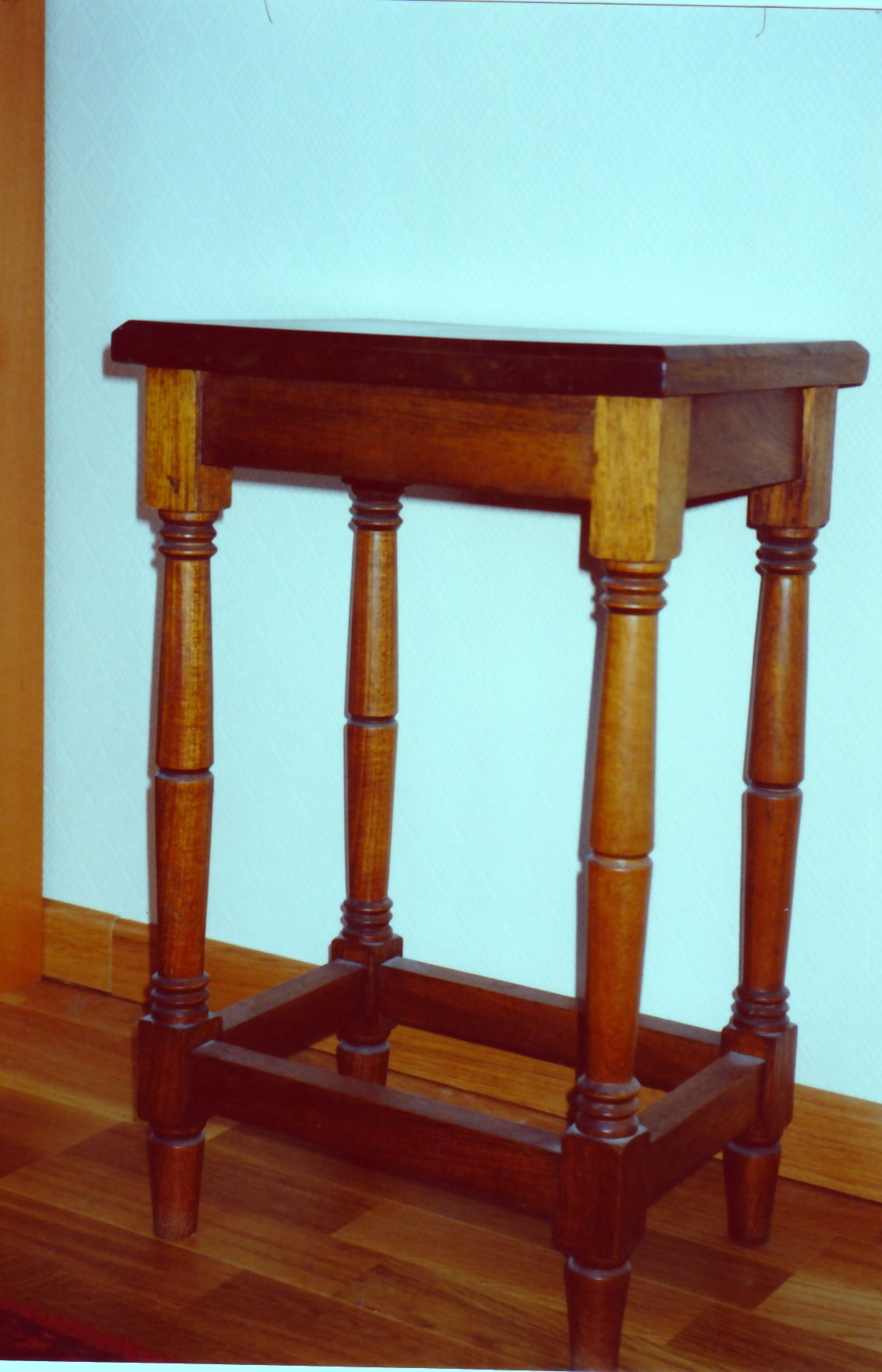 ###  Petite table