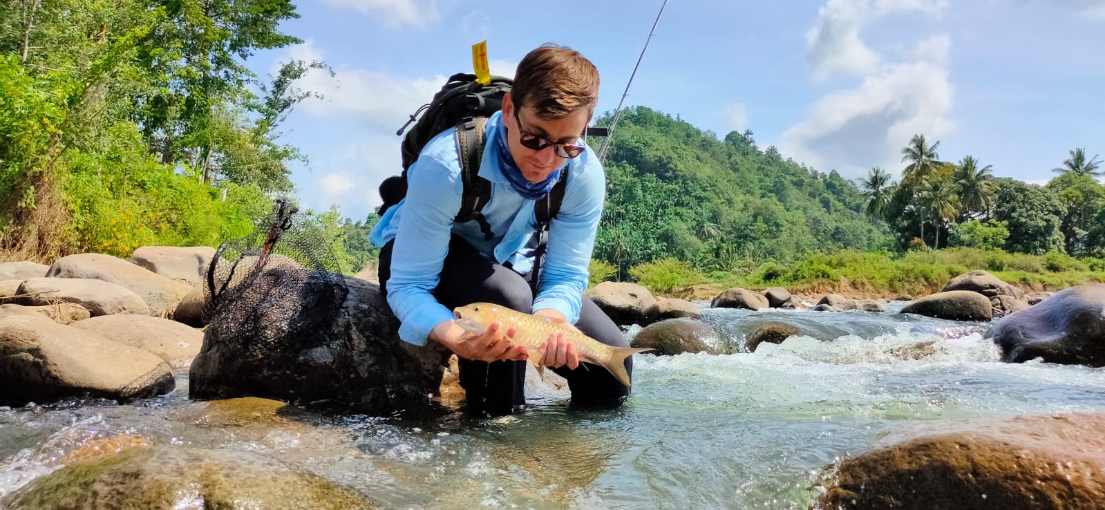 Lepas kembali ikan mahseer sebagai wujud konservasi