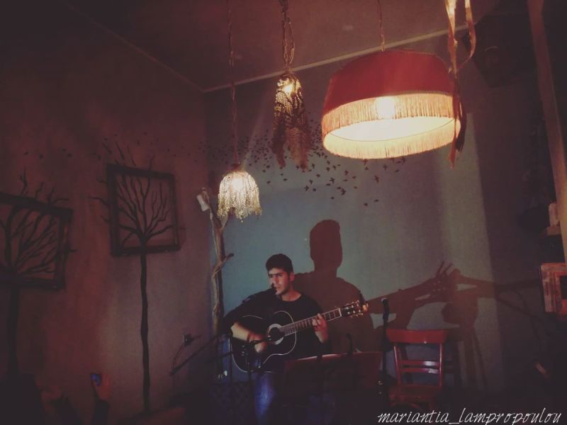 ΜΟΥΣΙΚΗ ΒΡΑΔΥΑ ΜΕ ΤΟΝ ΑΝΔΡΕΑ ΚΡΙΝΗ ΕΙΣΟΔΟΣ ΕΛΕΥΘΕΡΗ