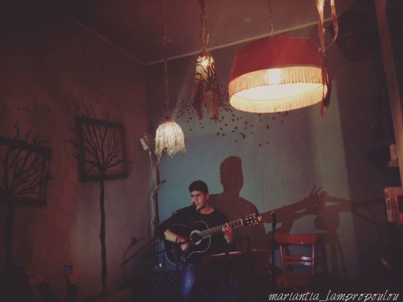 ΜΟΥΣΙΚΗ ΒΡΑΔΥΑ ΜΕ ΤΟΝ ΑΝΔΡΕΑ ΚΡΙΝΗ ΕΙΣΟΔΟΣ ΕΛΕΥΘΕΡΗ