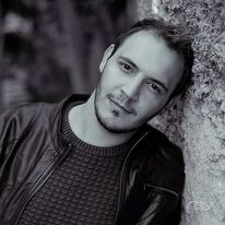 ΜΟΥΣΙΚΗ ΒΡΑΔΥΑ ΜΕ ΤΟΝ ΣΤΑΥΡΟ ΠΗΛΙΧΟ ΚΑΙ ΤΗΝ ΠΑΡΕΑ ΤΟΥ ΕΙΣΟΔΟΣ ΕΛΕΥΘΕΡΗ