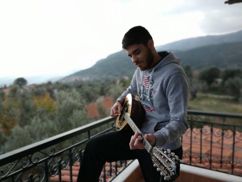 ΜΟΥΣΙΚΗ ΒΡΑΔΥΑ ΜΕ ΤΟΝ ΜΑΡΙΟ ΤΖΑΝΟ ΕΙΣΟΔΟΣ ΕΛΕΥΘΕΡΗ