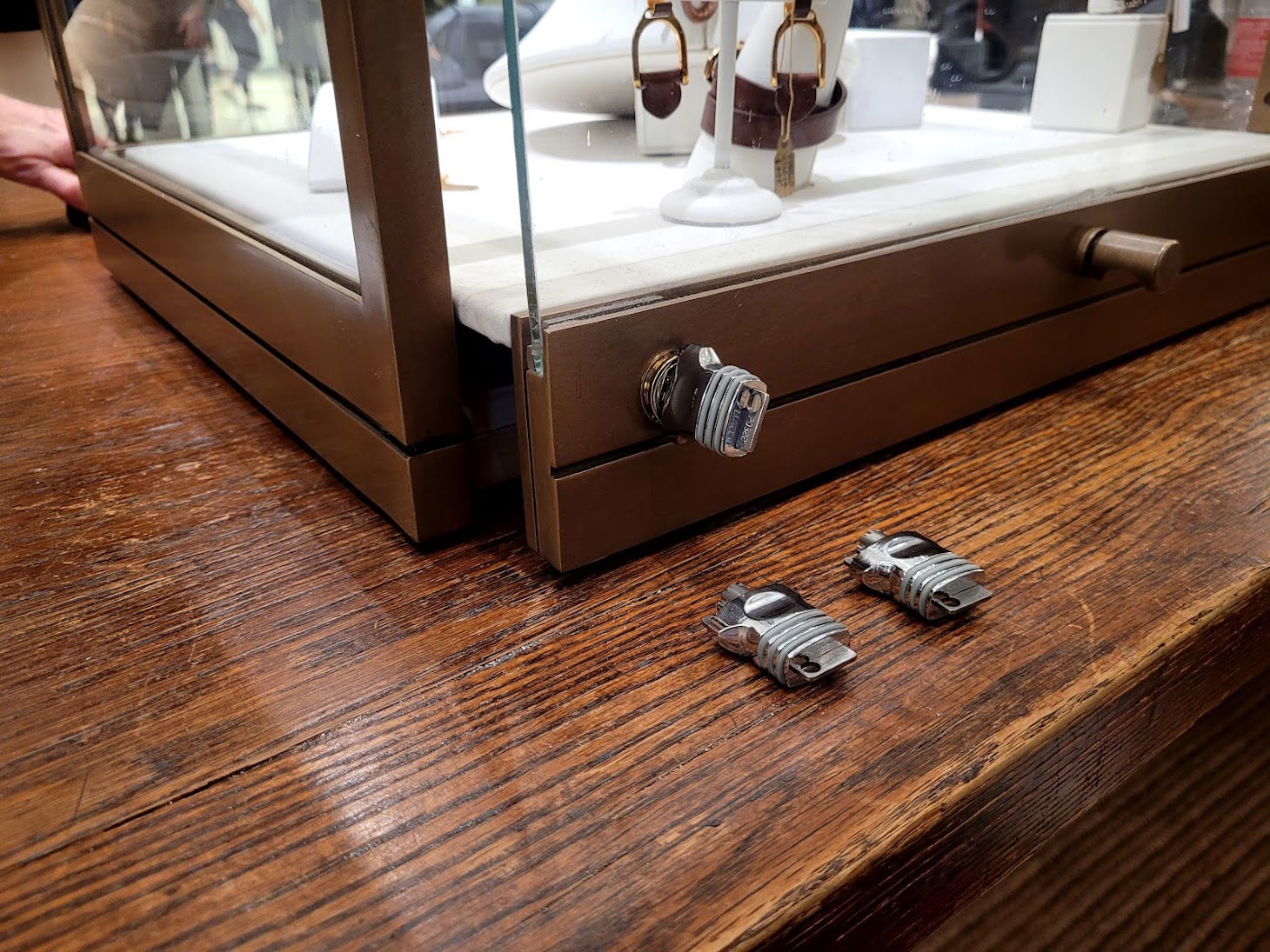 We work on Specialty Display Case Locks