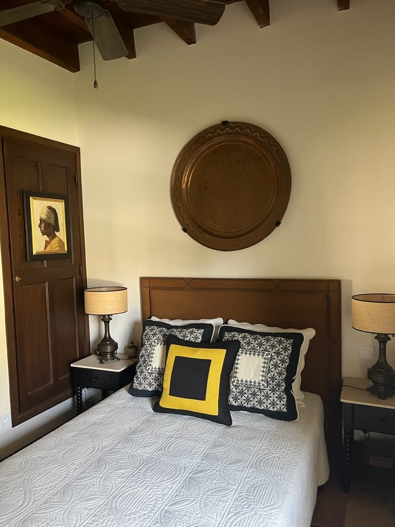 A l’ombre du figuier…. Une atmosphère intime aux accents orientaux.