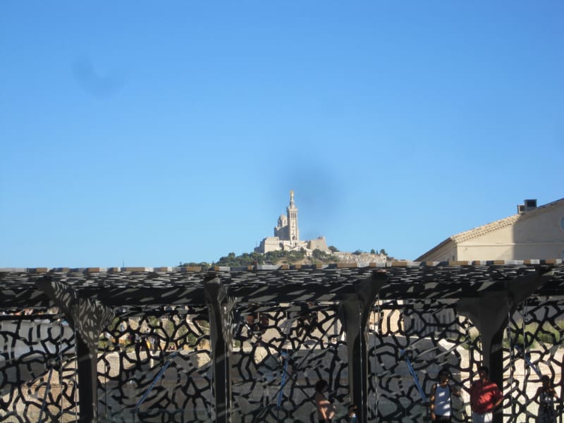 Le Pont du Gard, Nîmes, Avignon, Marseille, les plages, le Luberon,….