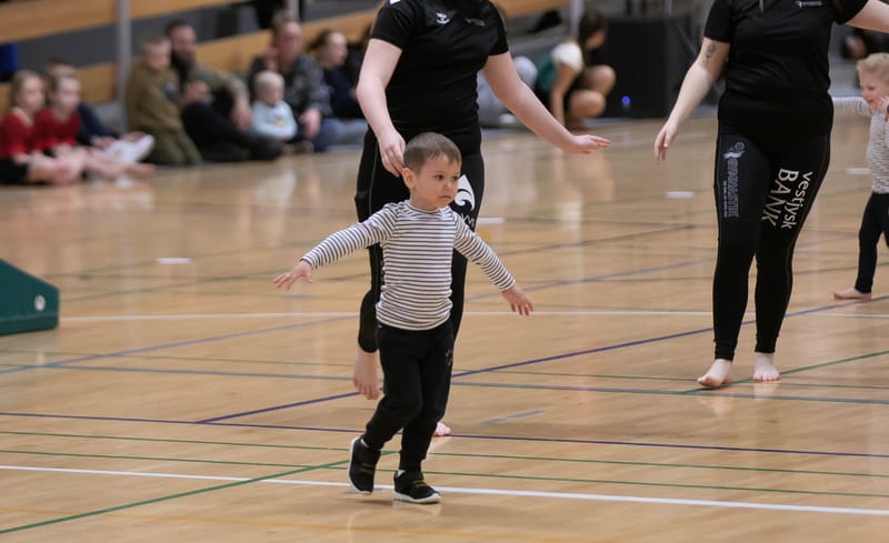 Forårsopvisning Give GIF marts 2023 vol. 2