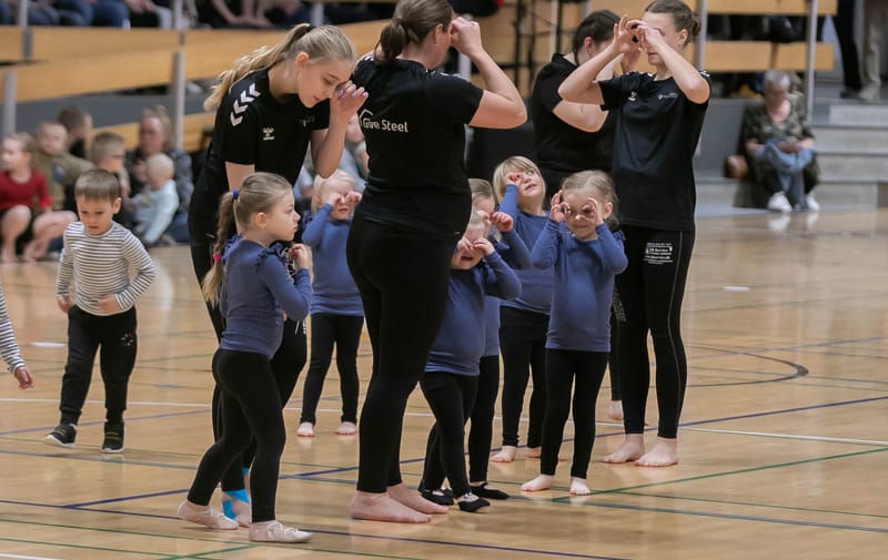 Forårsopvisning Give GIF marts 2023 vol. 2