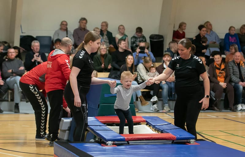 Forårsopvisning Give GIF marts 2023 vol. 2