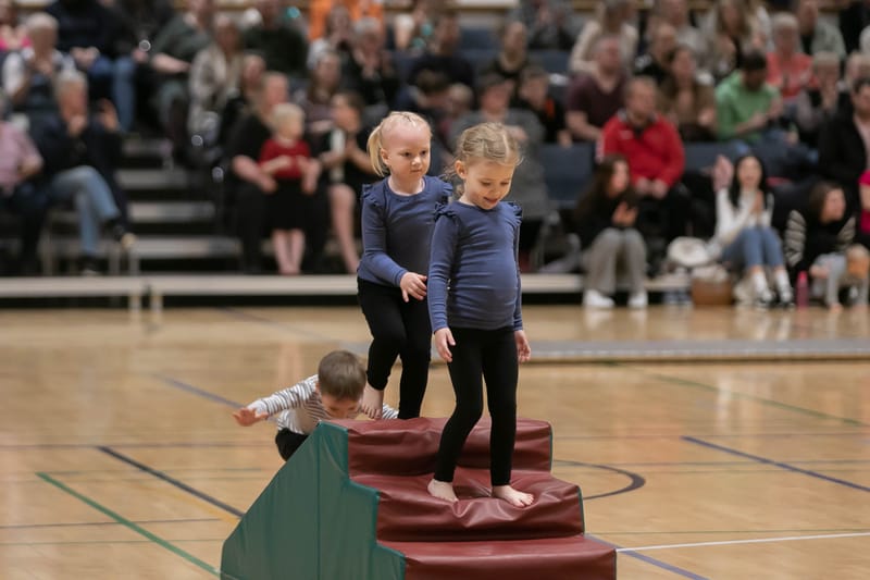 Forårsopvisning Give GIF marts 2023 vol. 2