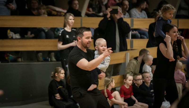 Forårsopvisning Give GIF marts 2023 vol. 2