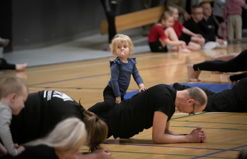 Forårsopvisning Give GIF marts 2023 vol. 2